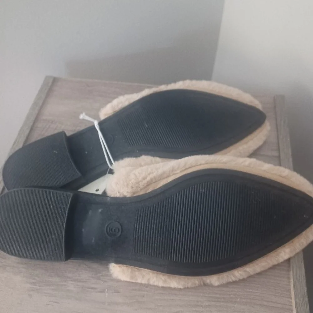 A New Day Sherpa Mules Flats Sz 9
